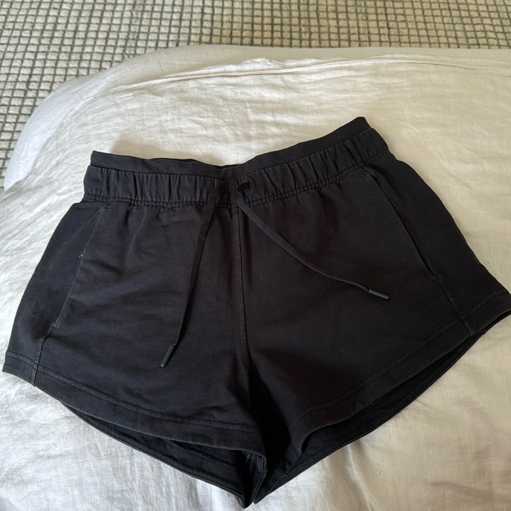 Lululemon Inner Glow High-Rise Short 3" - black